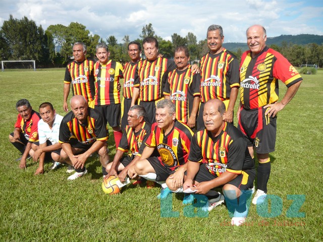 LIGA MAYOR LV------LEONES NEGROS