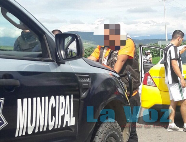 taxi detenido en Gomez