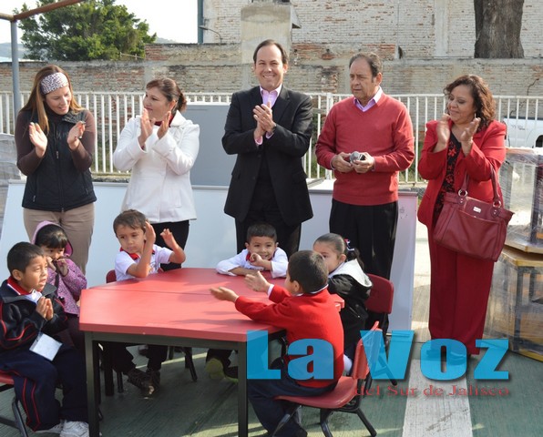 Entrega de moviliario 4