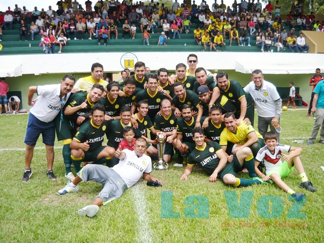 LIGA GUZMANENSE---------ZAPOTLAN CON TROFEO DE CAMPEON